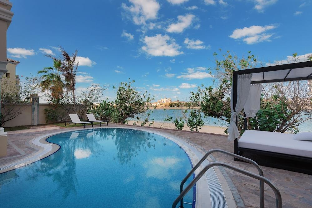 Maison Privee - Palm Jumeirah Beach Front XL Villa w/Prvt Pool - Pool