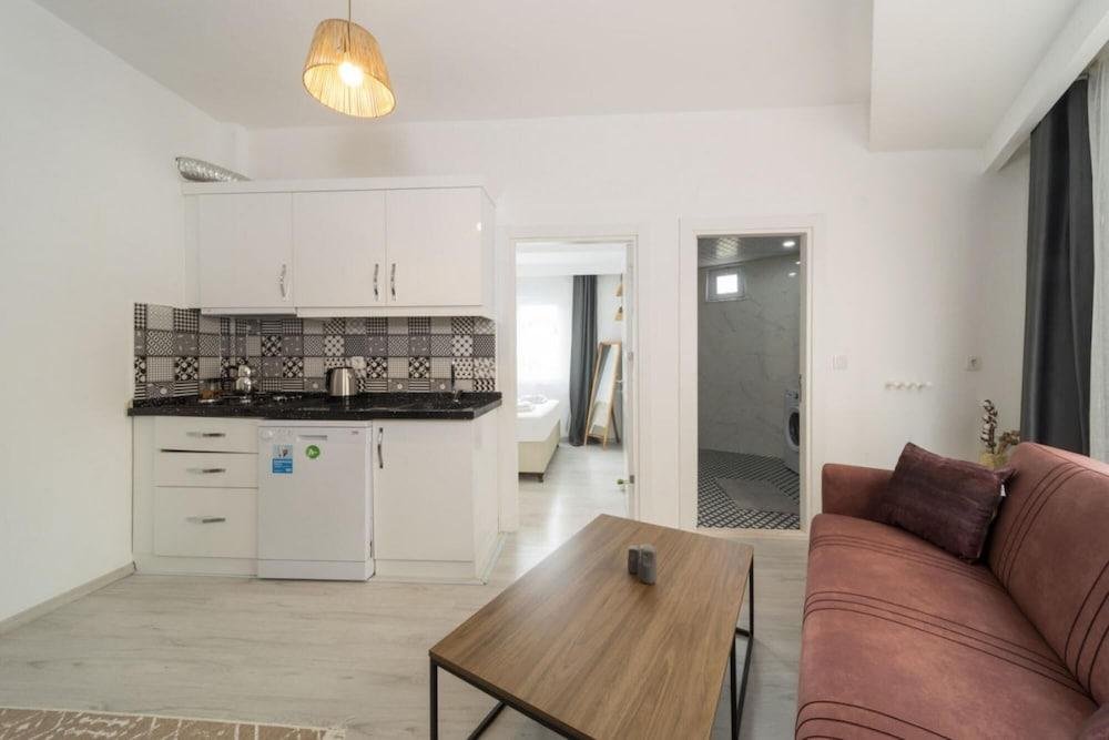 Cozy and Modern Apartment in Muratpasa Antalya - Room