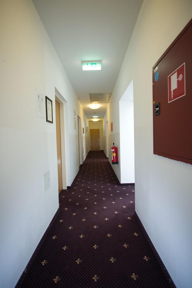 Hotel City Residence - Interior Entrance