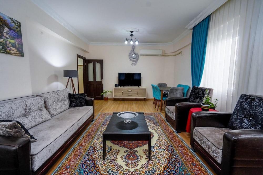 Cozy Flat With Balcony in Kepez Antalya - Room
