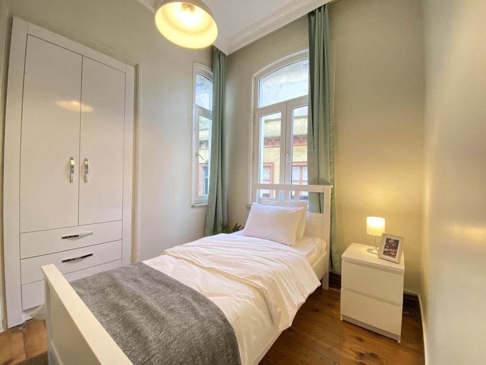 Missafir Historical Building 2 min to Galata Tower - Room