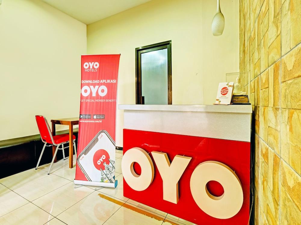 Super OYO 389 Sky Guesthouse - Reception