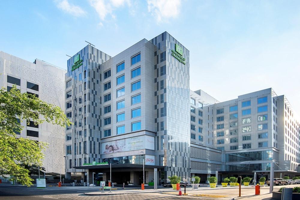 Holiday Inn Doha - The Business Park, an IHG Hotel - Featured Image