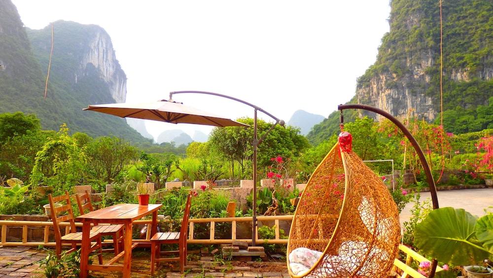 The Yangshuo Moon Resort - Featured Image