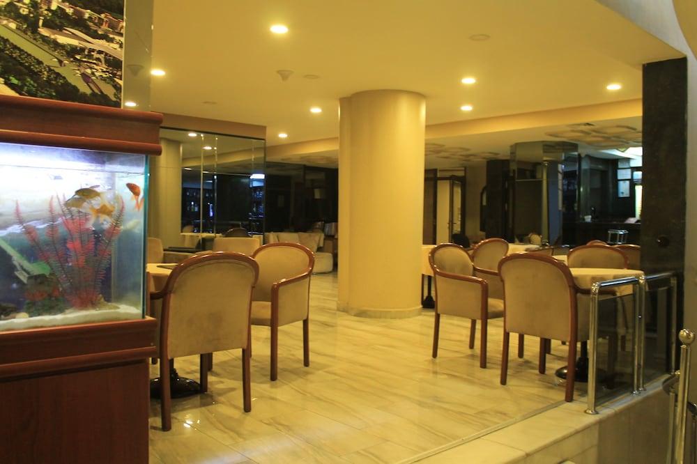 Hotel Büyük Şahinler - Lobby Sitting Area