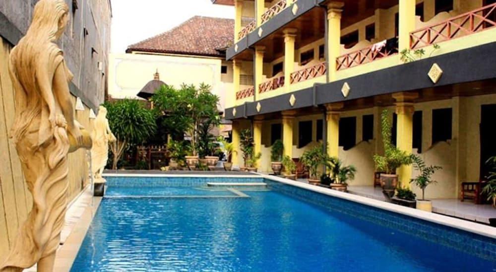 Beneyasa Beach Hotel 2 - Pool