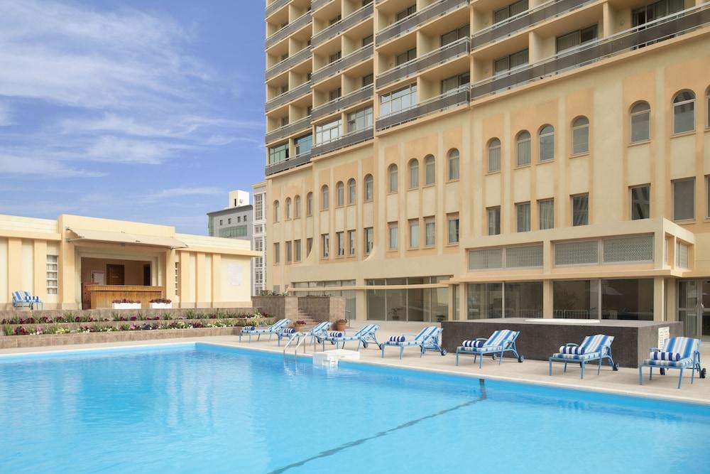Treffen House next to Msheireb Metro Station and Souq Waqif - Outdoor Pool