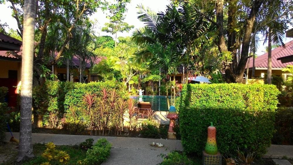 Happy Cottages Phuket - Property Grounds