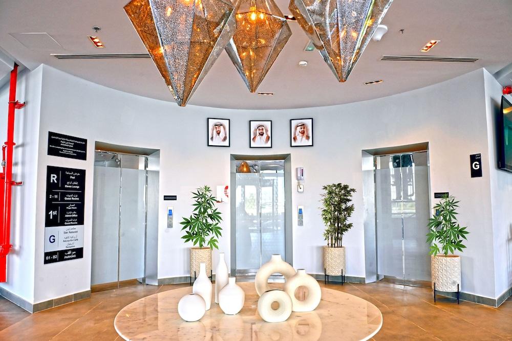 Pyramisa Hotel Apartments Dubai - Lobby