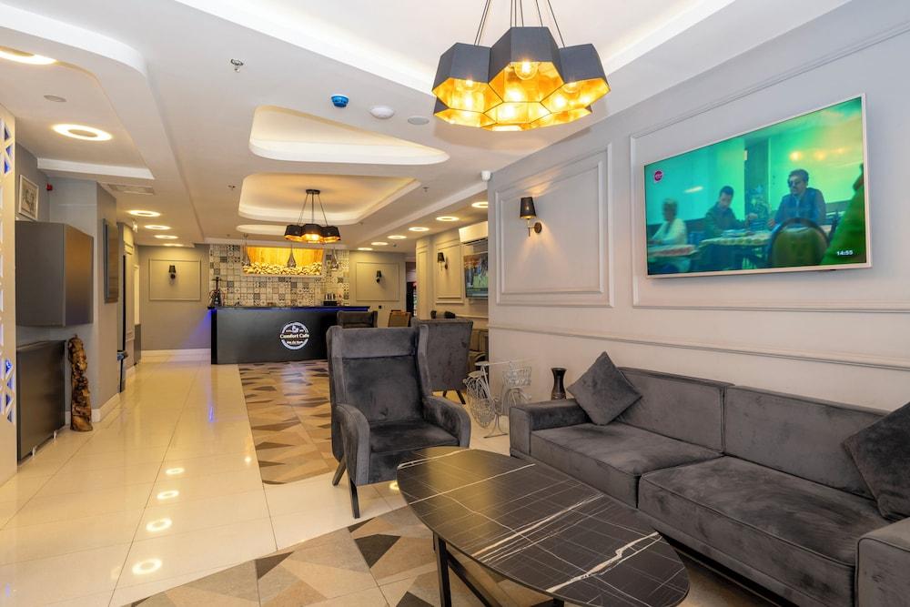Comfort Suites Hotel - Lobby Lounge