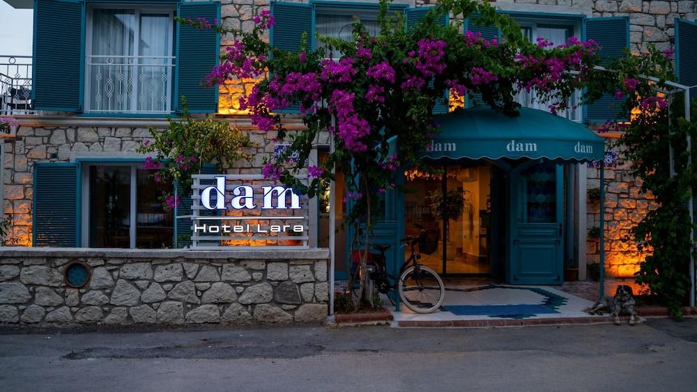Dam Hotel Lara - Exterior