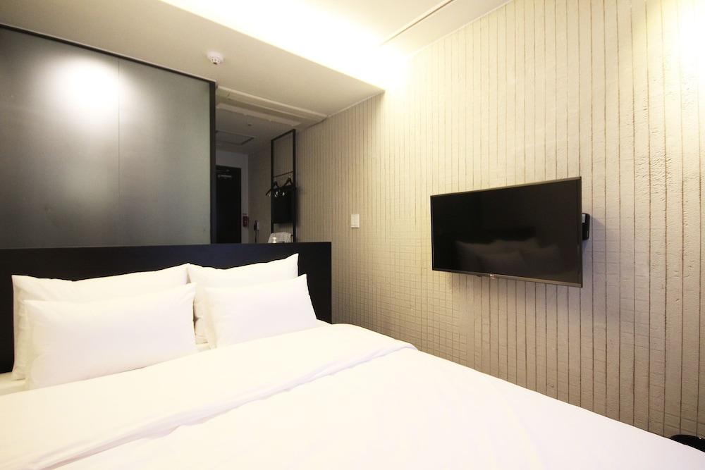 Mini Hotel May Nampo - Room