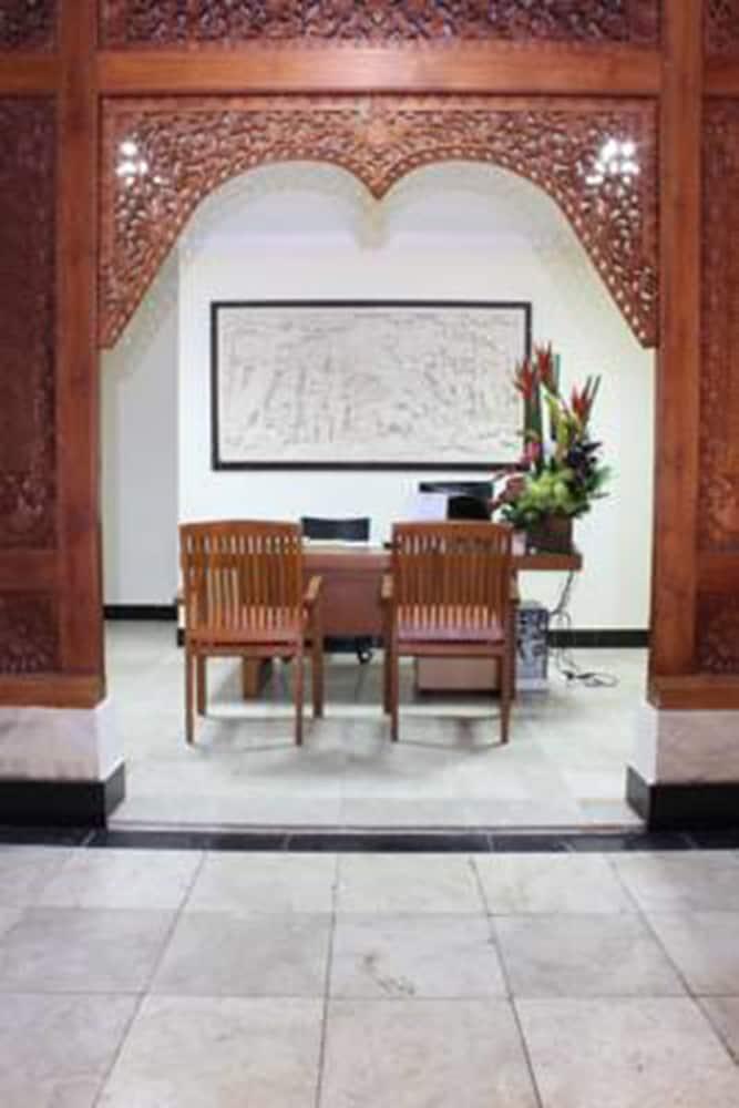 Radha Bali Hotel - Lobby