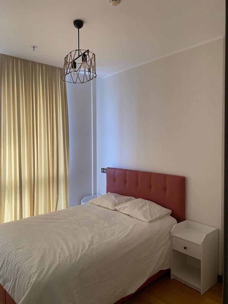 Deluxe 11 Unit For Rent In Centre Of Istanbul - Room