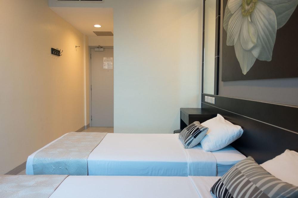 Hotel 81 Changi - Room
