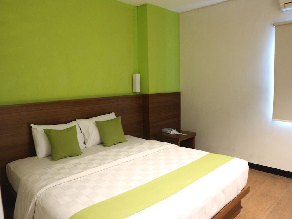 Hotel Candi Indah Syariah Powered by Archipelago - Room