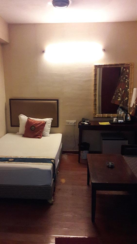 Astoria Hotel - Room