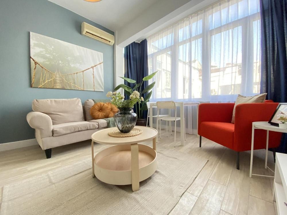 Central and Modern Flat in Cihangir - Featured Image