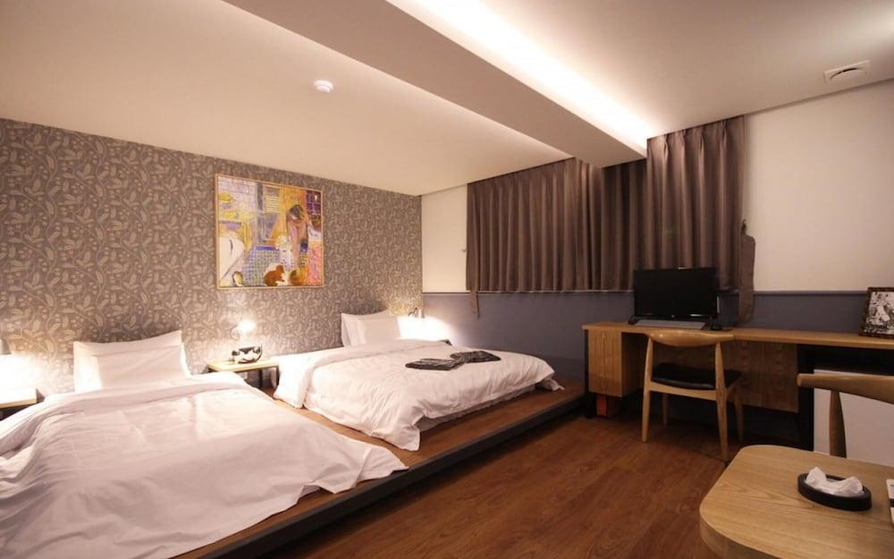Busan Hotel Muri - Room