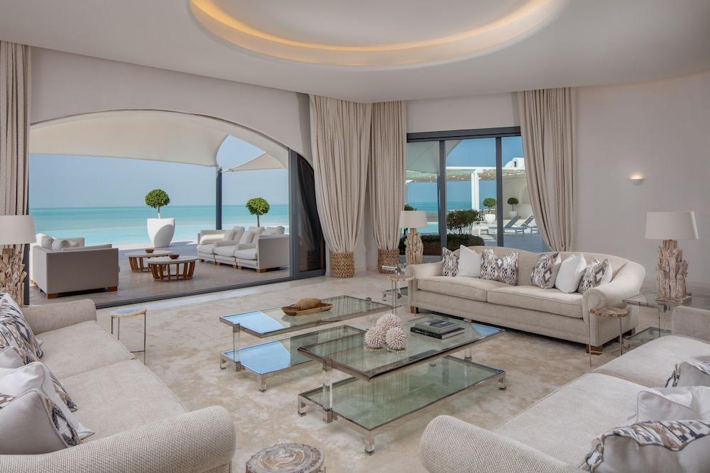 Anantara Santorini Abu Dhabi Retreat - Adults Only - Lobby Sitting Area