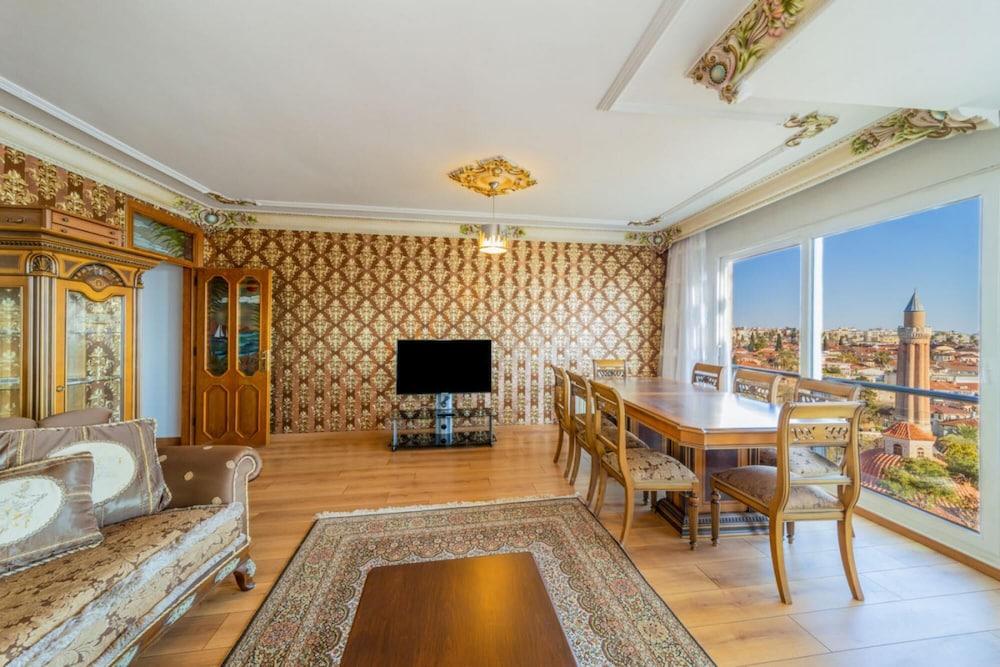 Lovely Flat With Sea View Near Beach in Muratpasa - Room