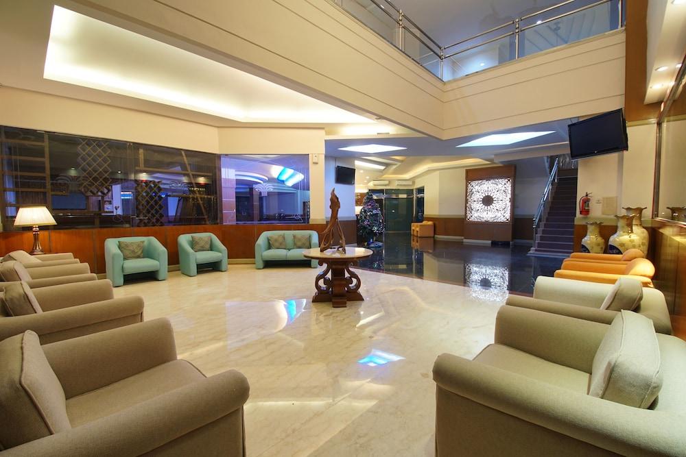 Hotel Bandara Purigarden Semarang - Lobby