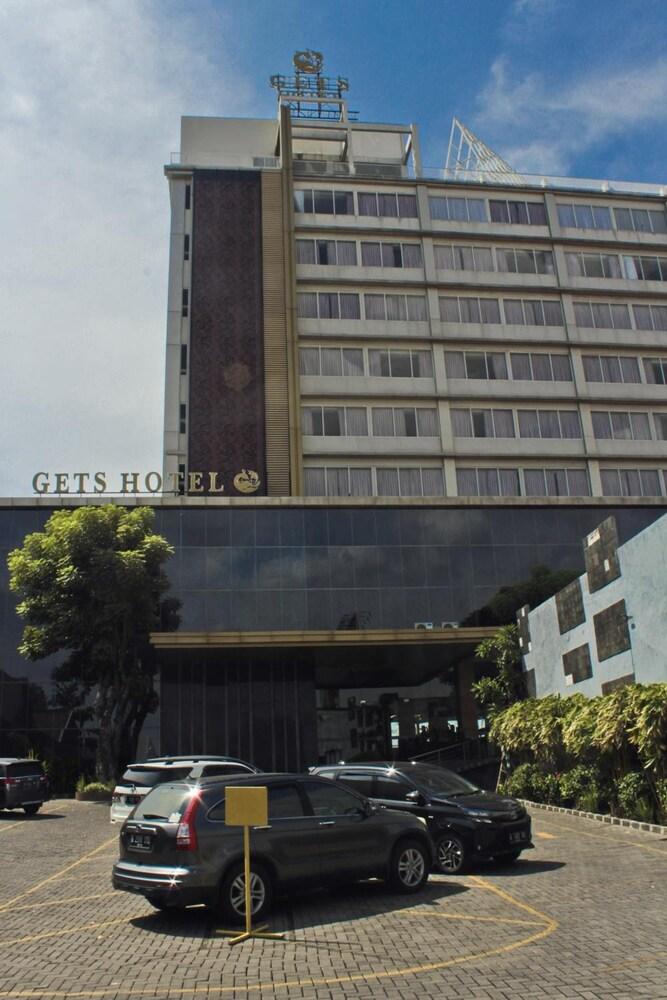 Gets Hotel Semarang - Exterior