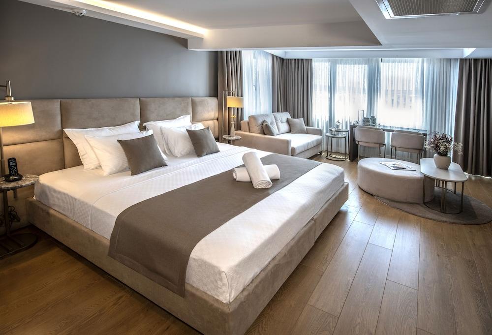 Valente Suites & Hotel - Room