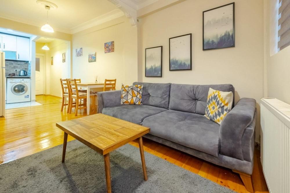 Central Flat With Balcony 700 m to Taksim Square - Featured Image