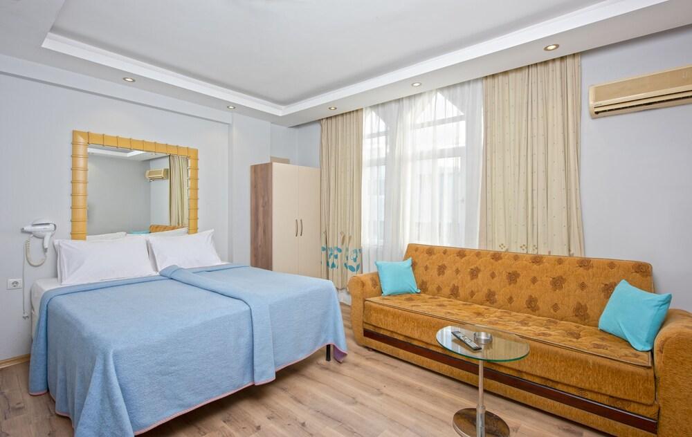 Gvar Apart Hotel - Room