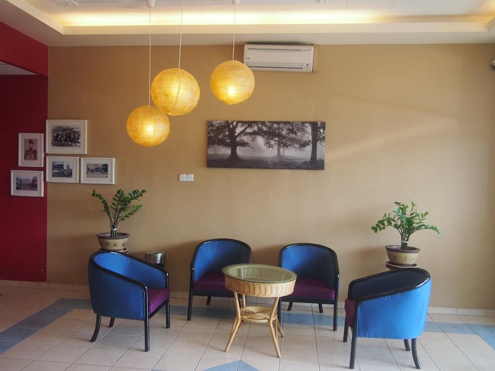 Senawang Star Hotel - Lobby Sitting Area