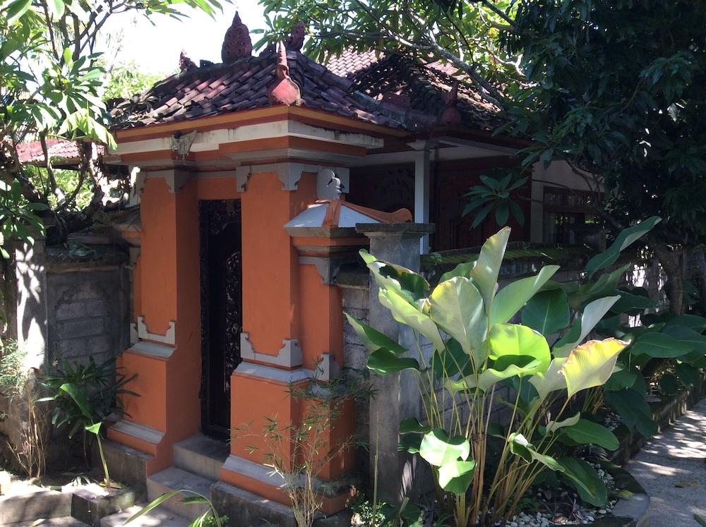 Bali Guest Villas - Property Grounds