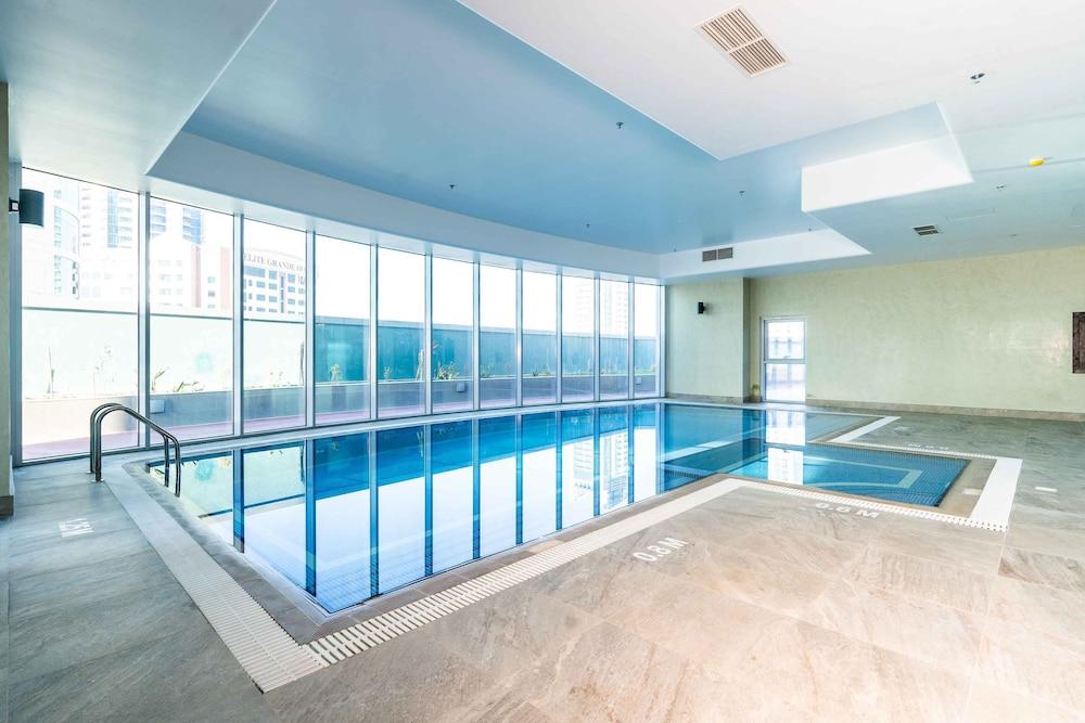 S Plaza Suites Hotel - Indoor Pool