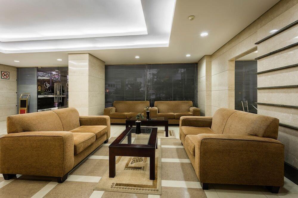 VIP Executive Suites Maputo Hotel - Lobby Sitting Area