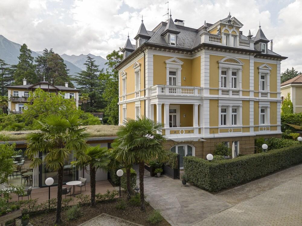 Villa Helvetia - Featured Image