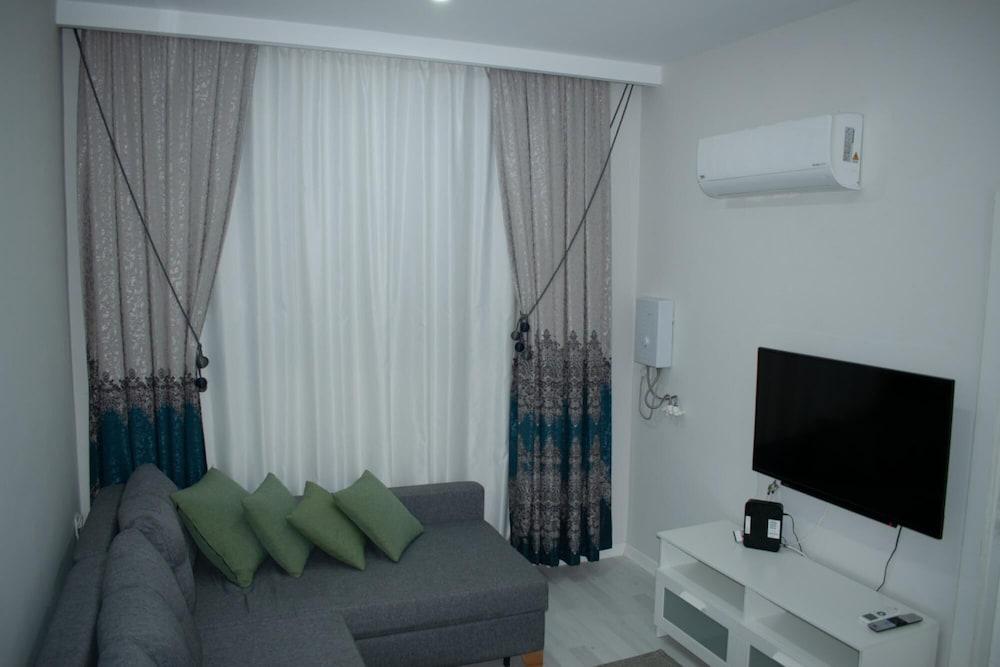 Modern Apartment Near Beach in Muratpasa - Room