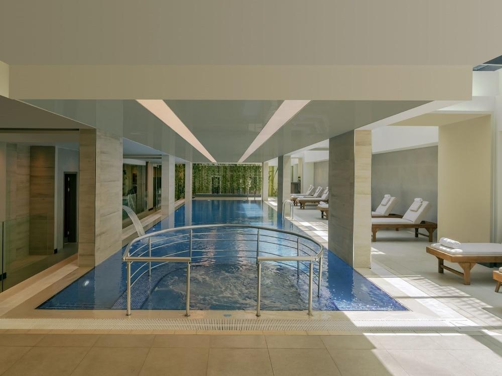 Mövenpick Living Istanbul West - Indoor Pool