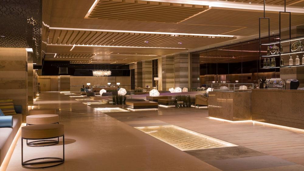 Saadiyat Rotana Resort and Villas - Lobby