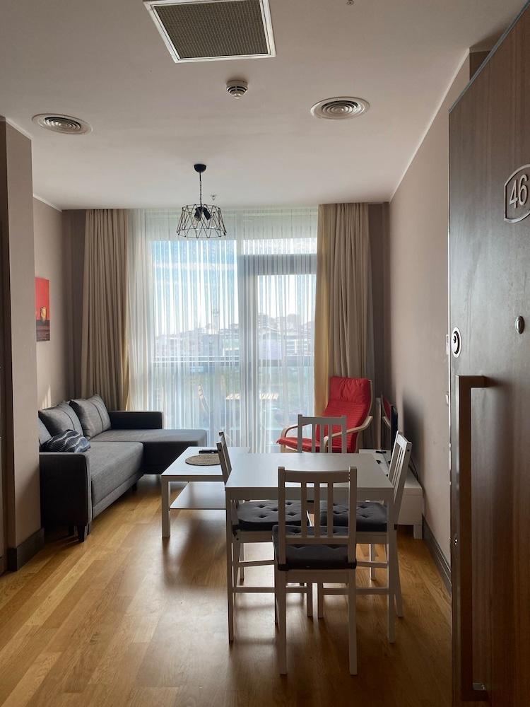 Deluxe 11 Unit For Rent In Centre Of Istanbul - Featured Image