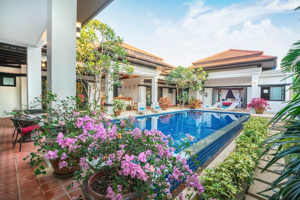 Jewels Villas Phuket - Exterior detail