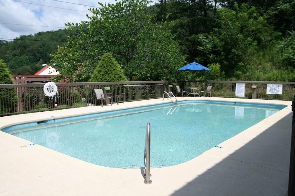 Cherokee Inn - Outdoor Pool