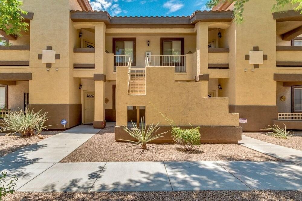 HERO DISCOUNT! Luxurious 2 Bedroom 2 Bath in Coyote Landing w/Heated pool! by RedAwning - Exterior