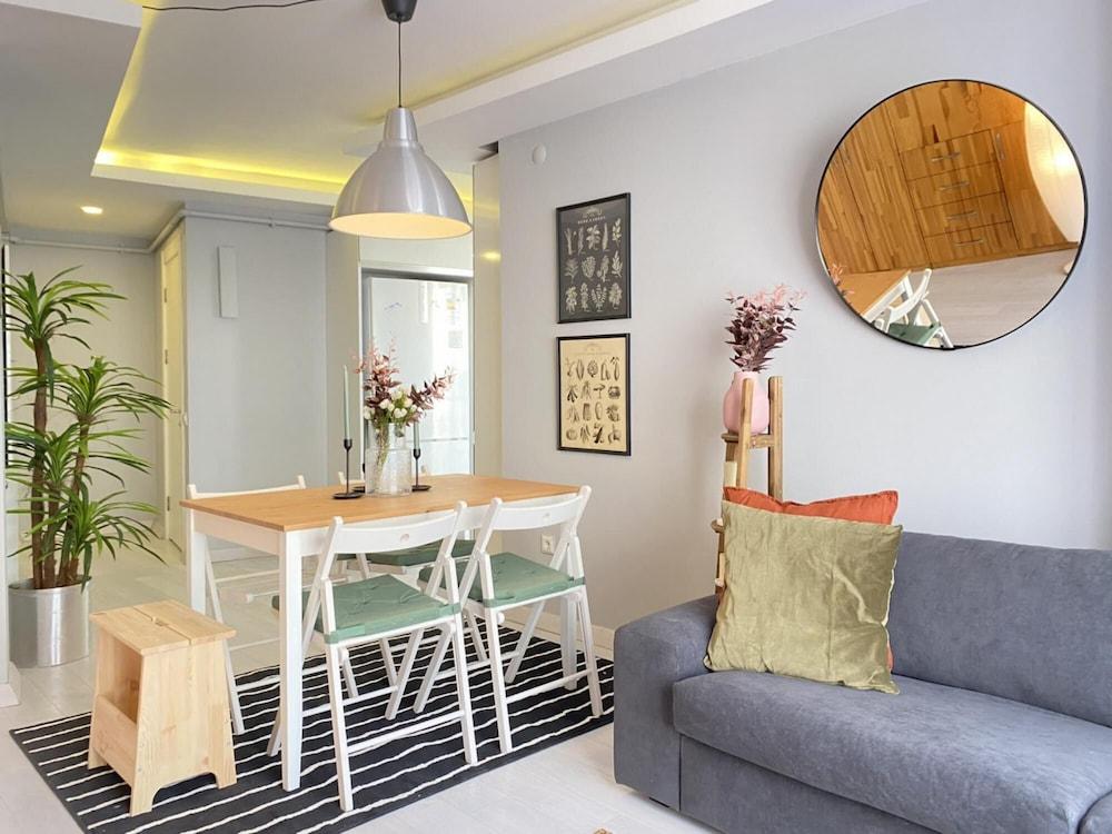 Stylish Duplex With Terrace 650 m to Galata Tower - Featured Image