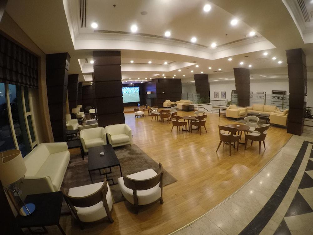 Mövenpick Hotel Cairo - Media City - Lobby Lounge