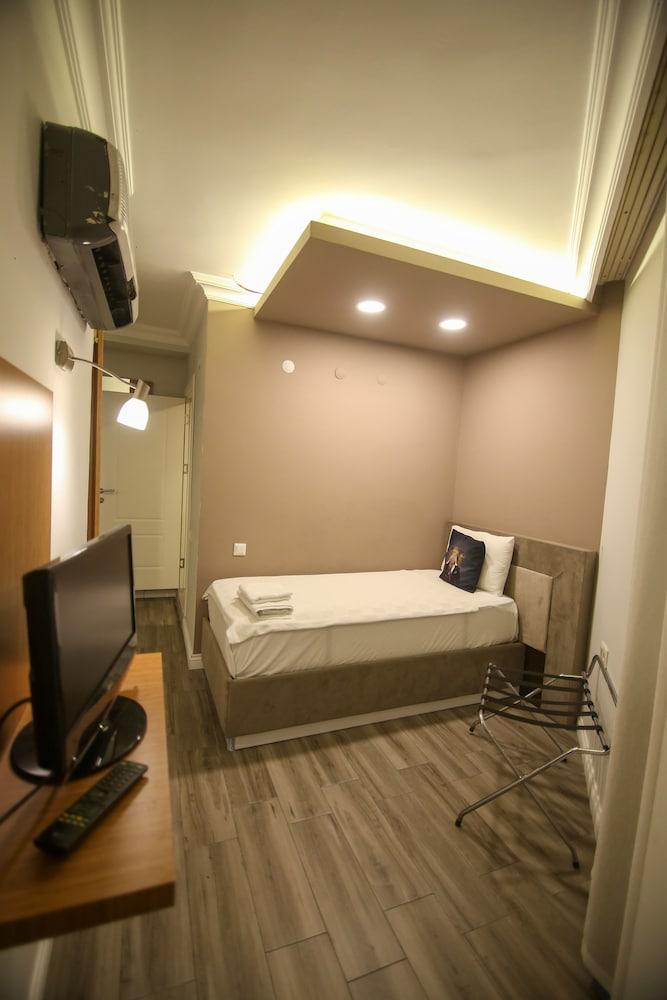 Cevik Palace Otel - Room