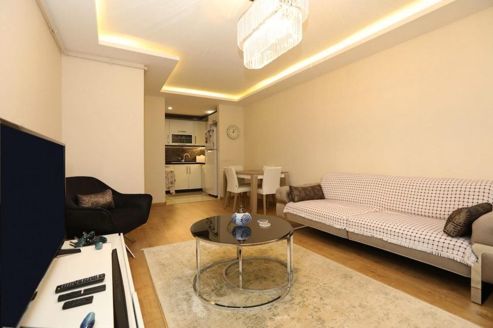 Apartment Close to Idealtepe Marmaray Station - Room