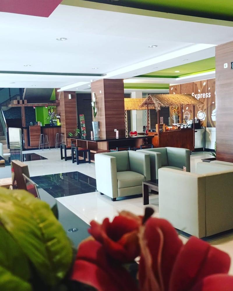 Hotel Candi Indah Syariah Powered by Archipelago - Lobby