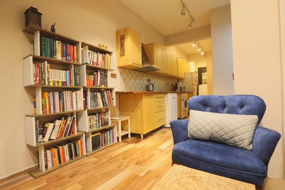House Near Trendy Attractions and Close to Taksim - Featured Image