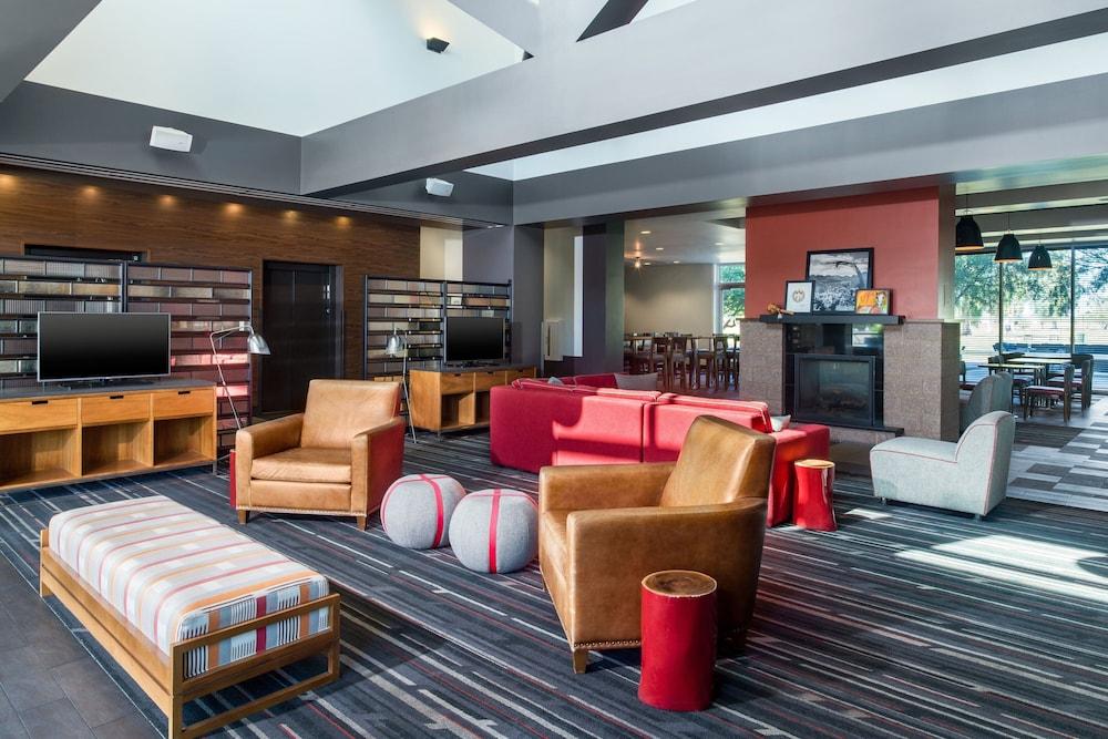 Four Points By Sheraton At Phoenix Mesa Gateway Airport - Featured Image