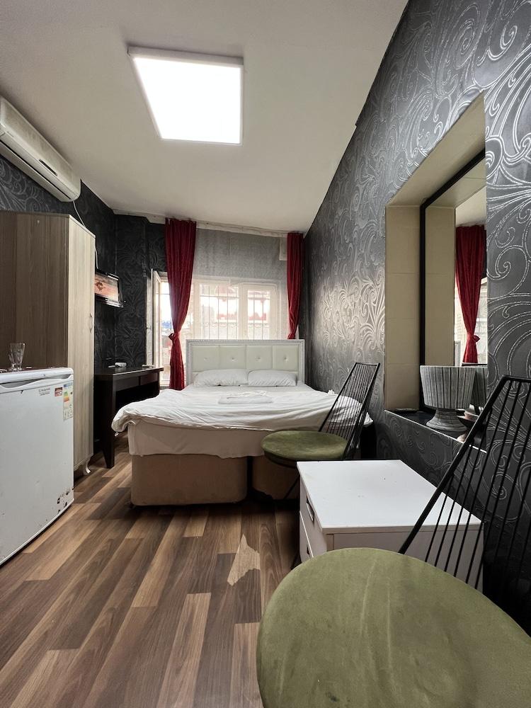 Taksim Flower Suit and Apartments - Room